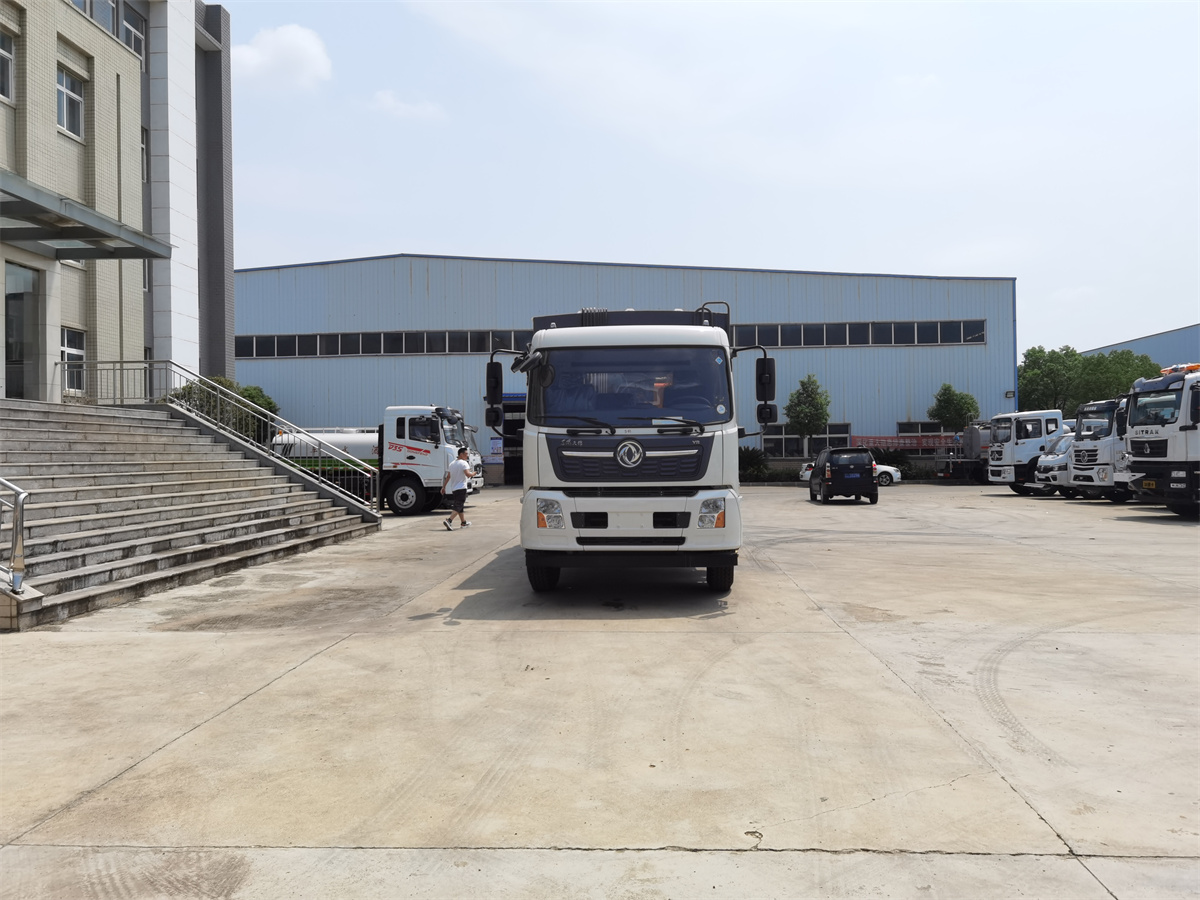 国六东风天锦 18方压缩垃圾车