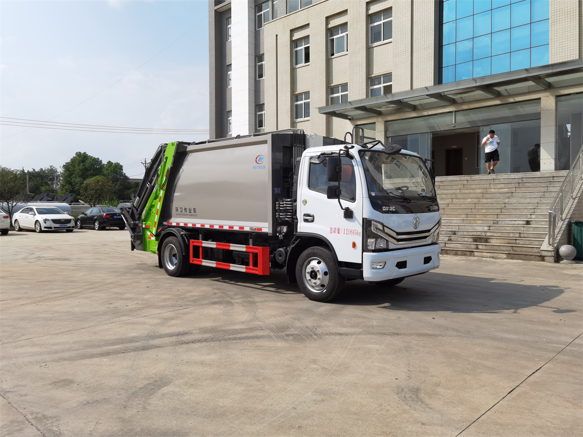 国六大多利卡10方压缩垃圾车